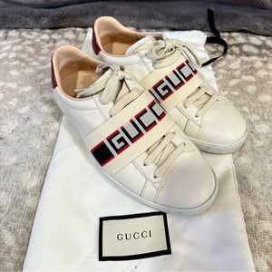 Gucci sneakers with red, white and blue band